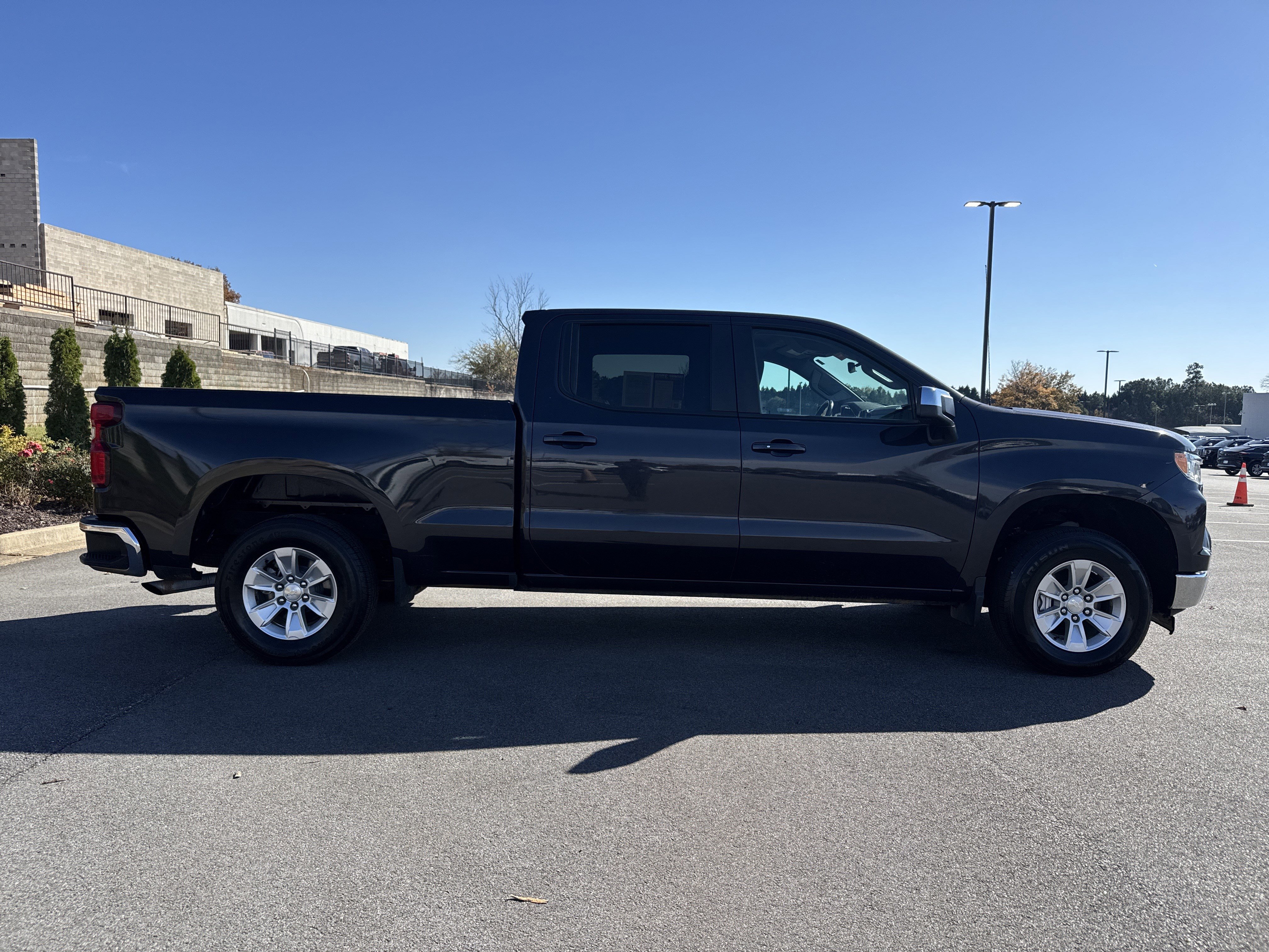 Used 2022 Chevrolet Silverado 1500 LT image 11