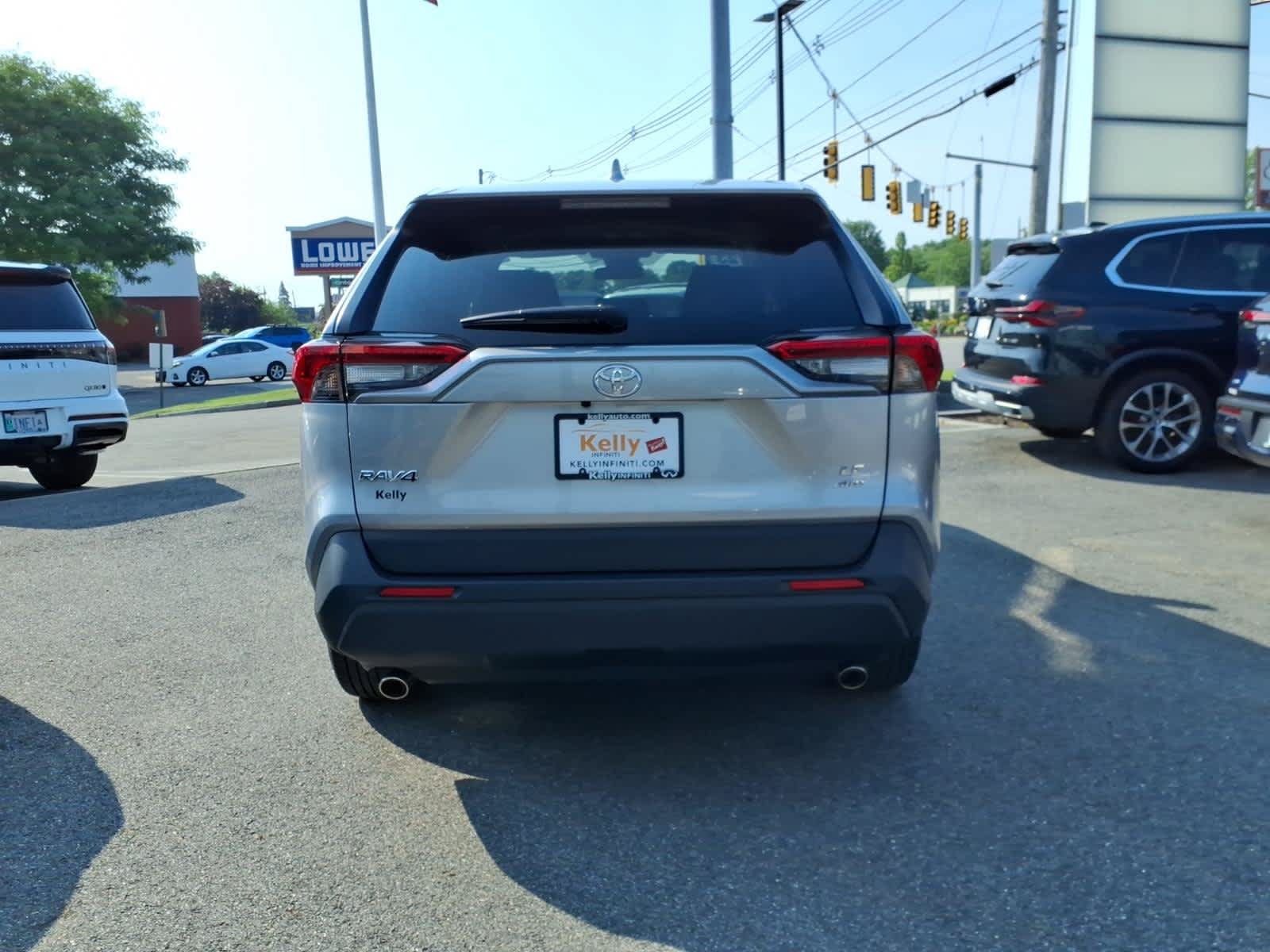 Used 2023 Toyota RAV4 LE AWD/4WD image 6