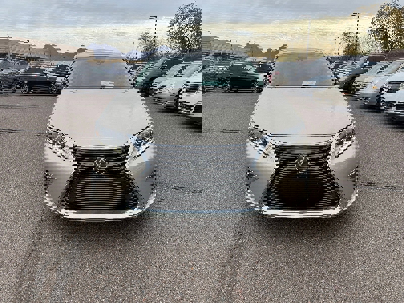 Used 2016 Lexus ES 350 w/ Luxury Package w/Wood Trim image 2