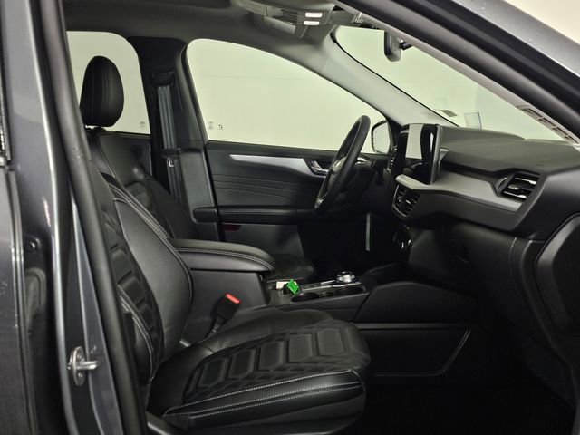 Used 2024 Ford Escape SE w/ PHEV Premium Package image 11