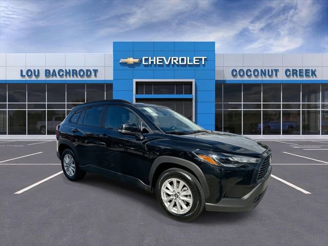 Used 2024 Toyota Corolla Cross LE image 2