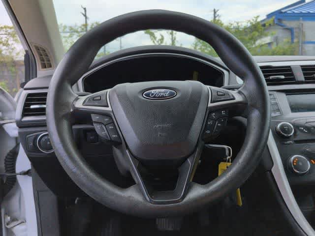 Used 2015 Ford Fusion SE FWD image 22
