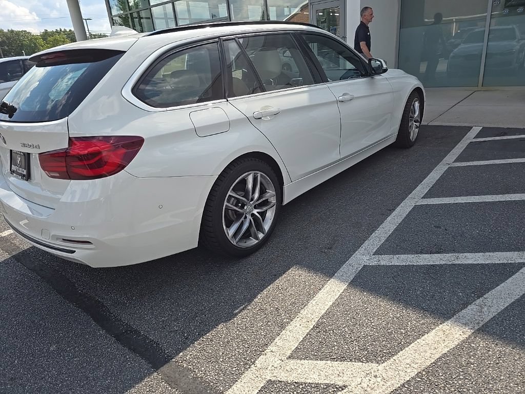 Used 2018 BMW 328d xDrive Wagon AWD/4WD image 8