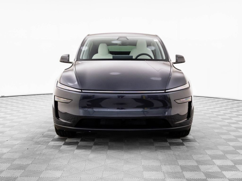 Used 2026 Tesla Model Y 2WD image 10