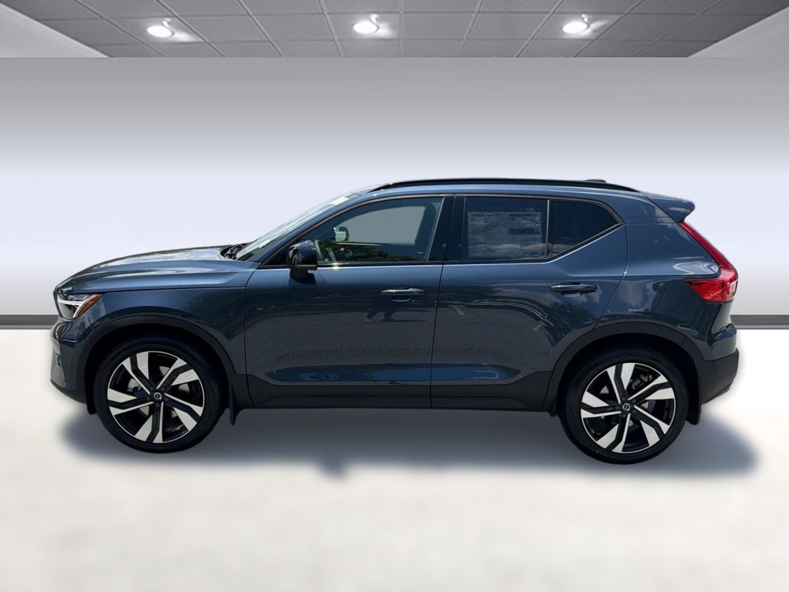 New 2026 Volvo XC40 B5 Ultra w/ Climate Package AWD/4WD image 2