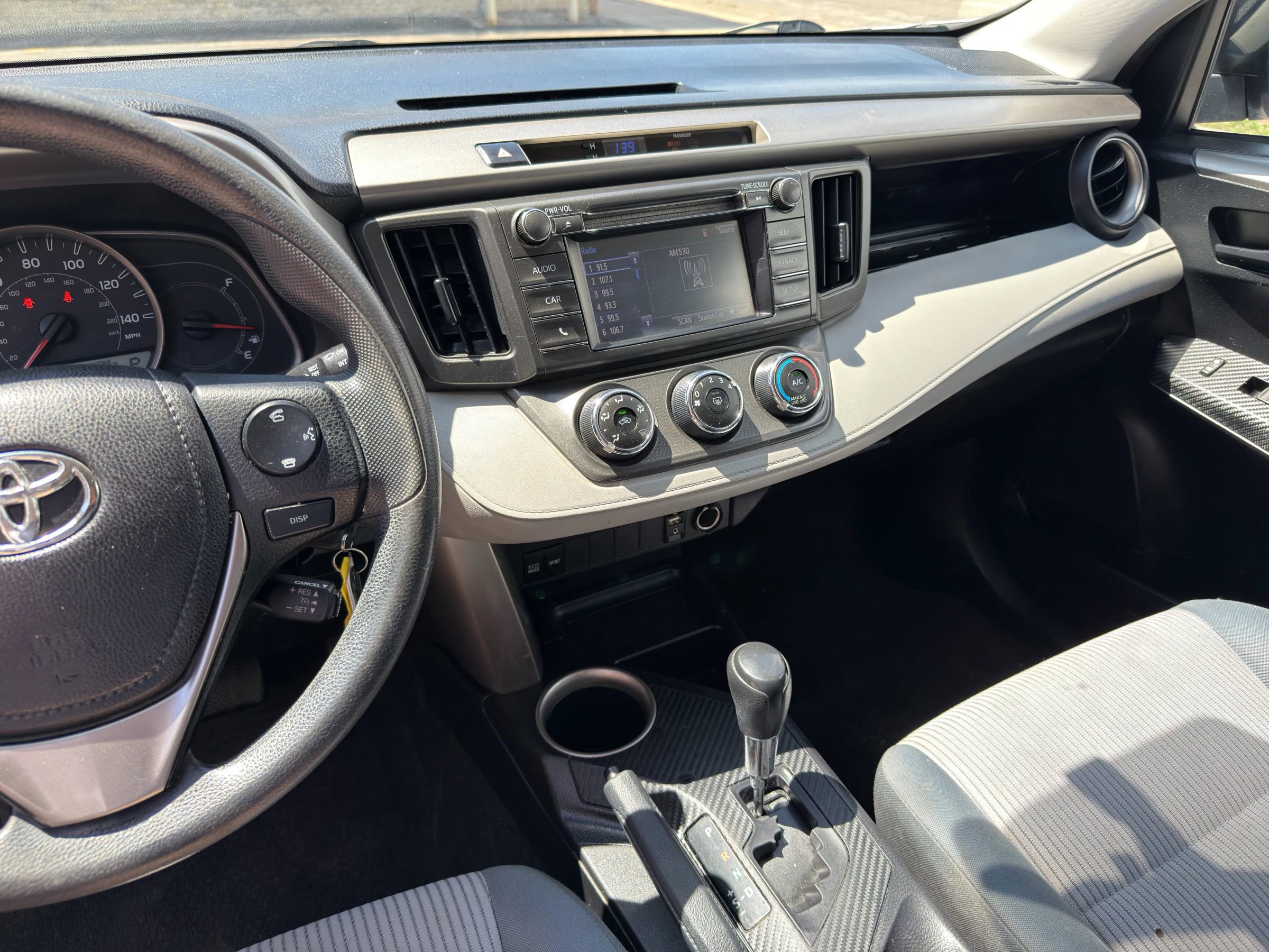 Used 2015 Toyota RAV4 LE AWD/4WD image 16