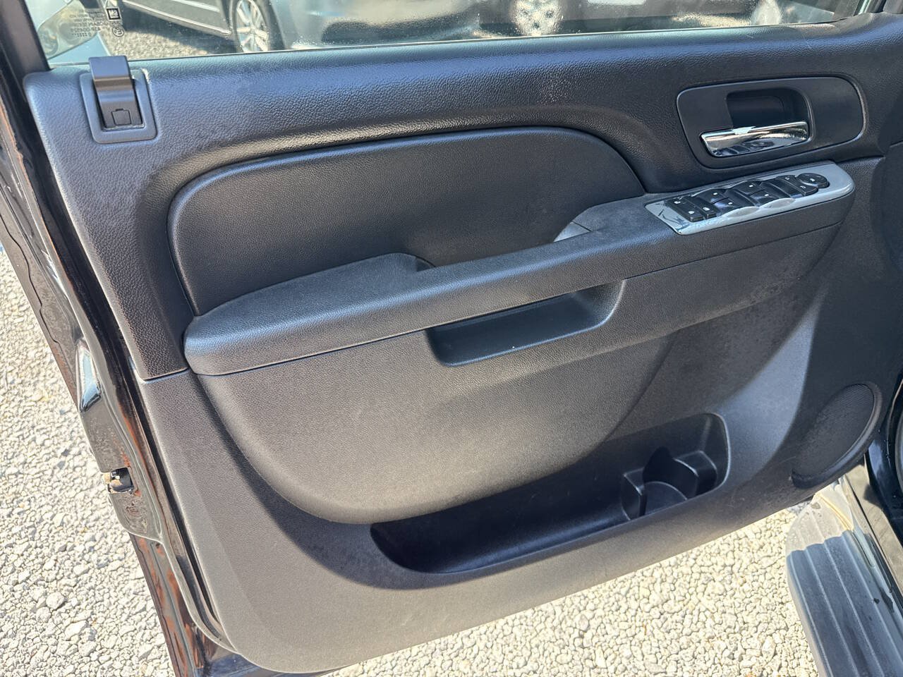 Used 2011 Chevrolet Suburban 2WD image 14
