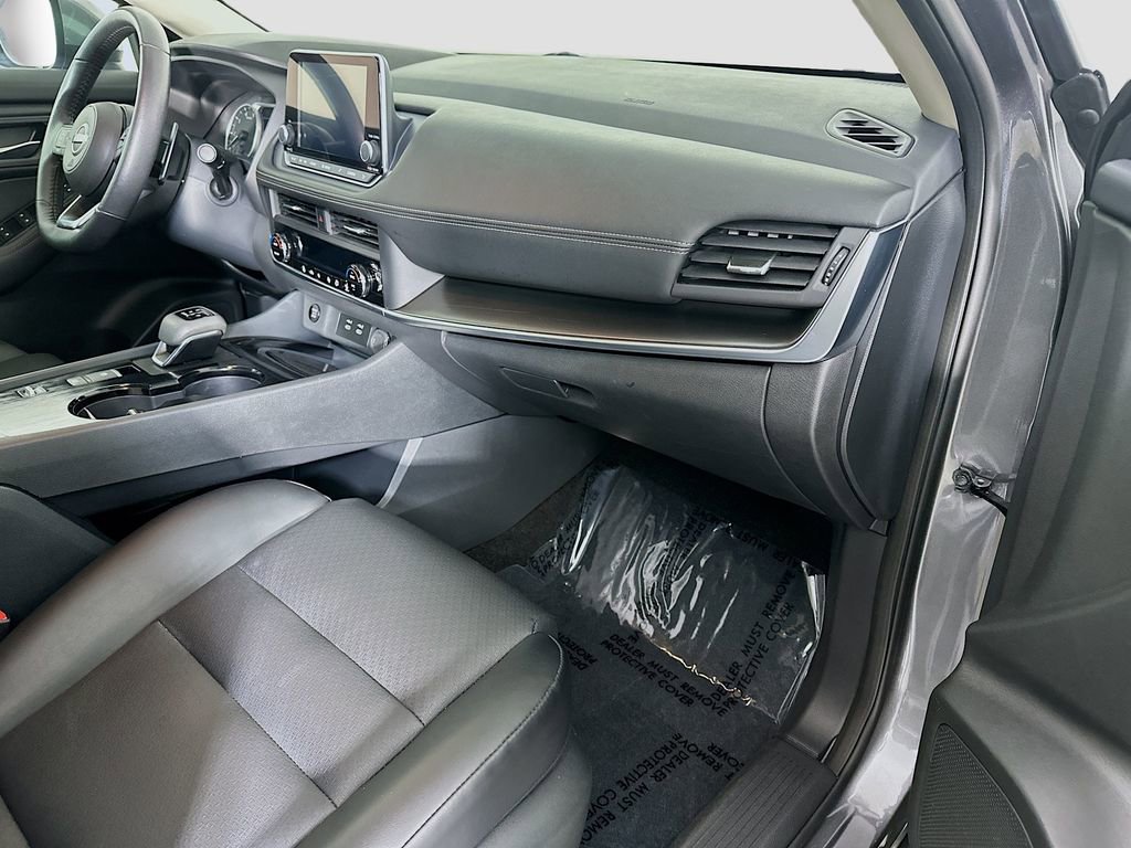 Used 2024 Nissan Rogue SV w/ SV Premium Package FWD image 31