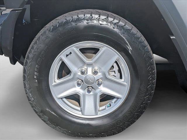 Used 2020 Jeep Gladiator Sport w/ Quick Order Package 23S image 9