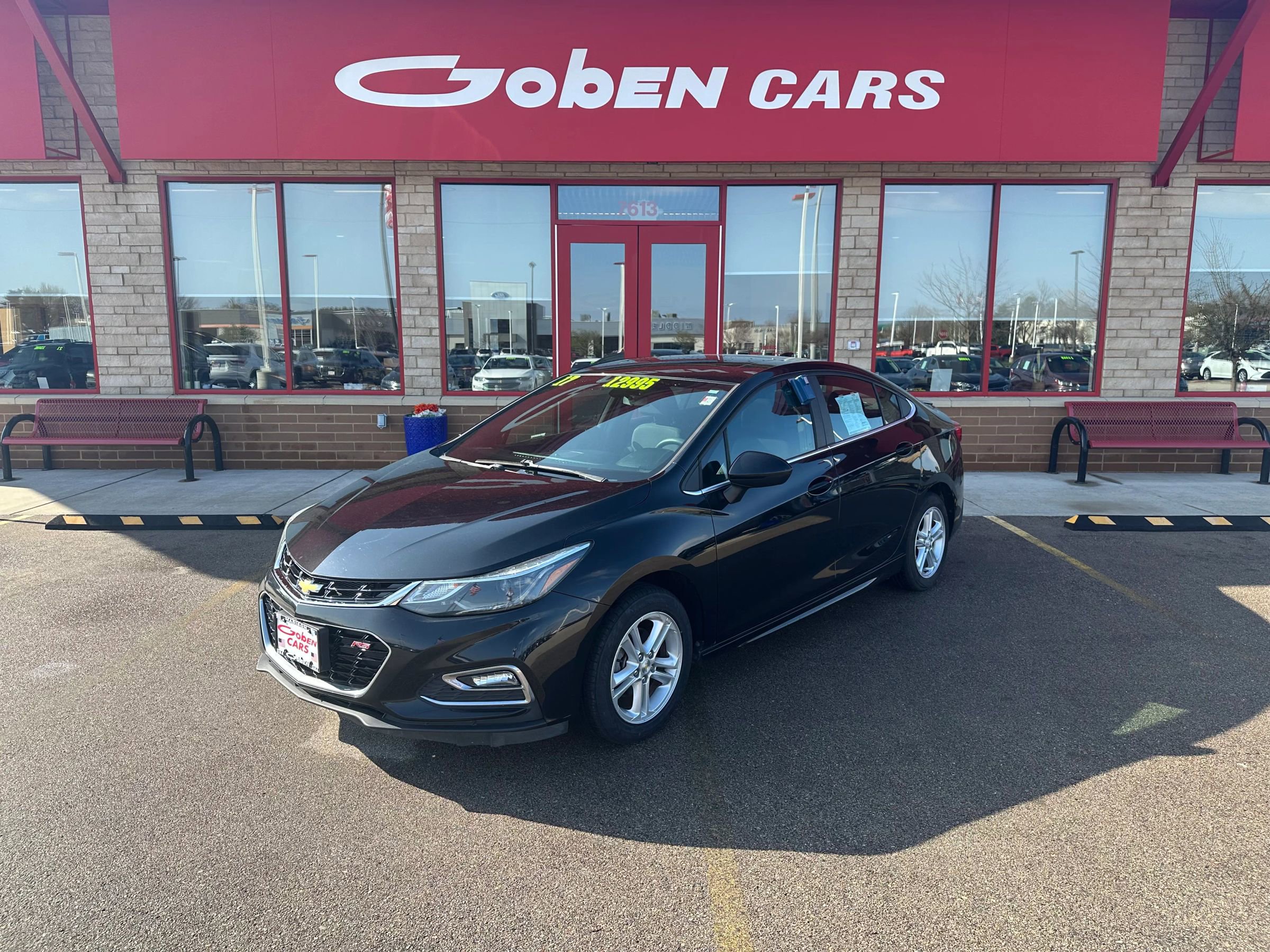 Used 2017 Chevrolet Cruze LT w/ LT True North Edition FWD image 2