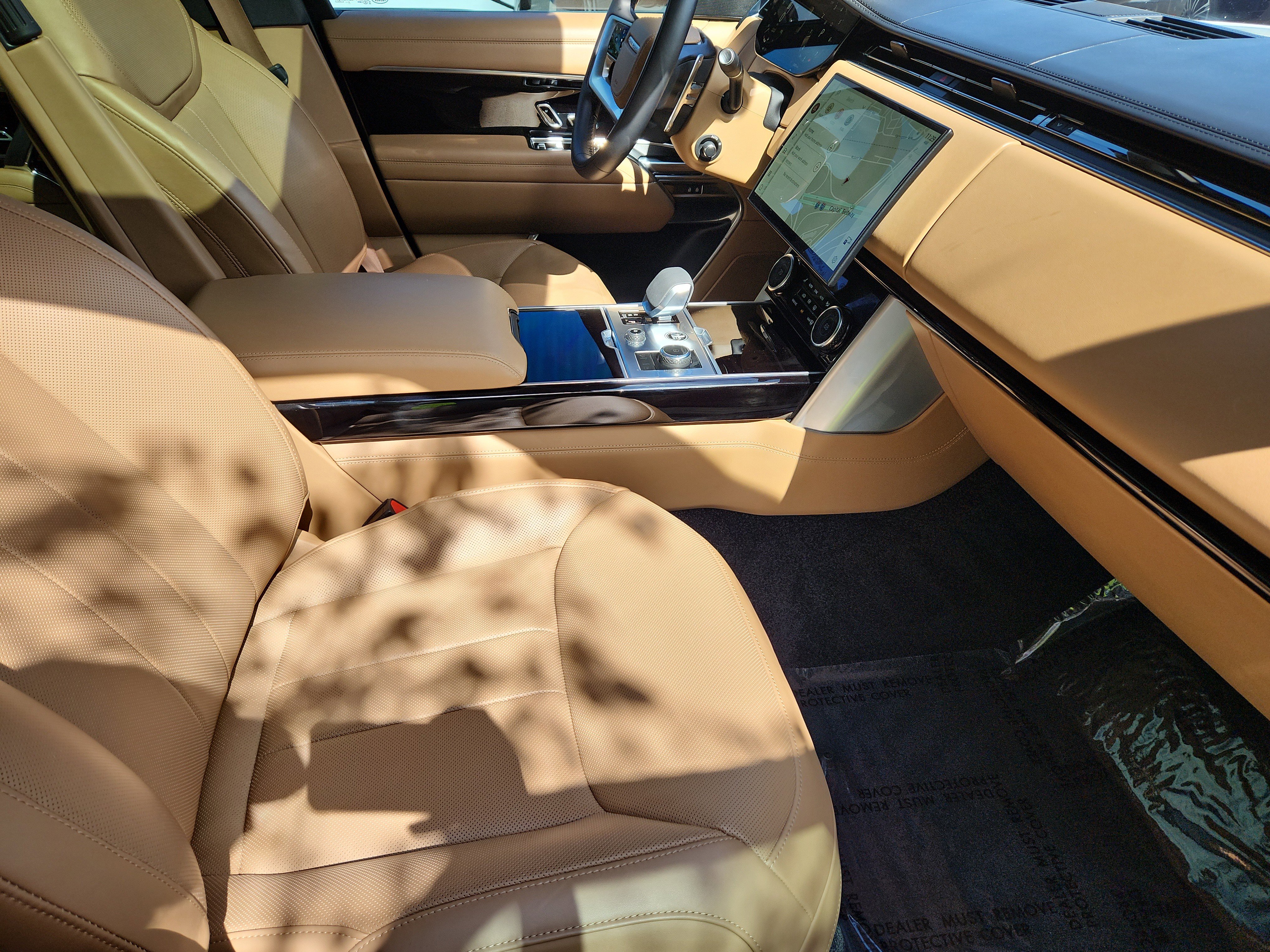 Used 2023 Land Rover Range Rover SE image 3