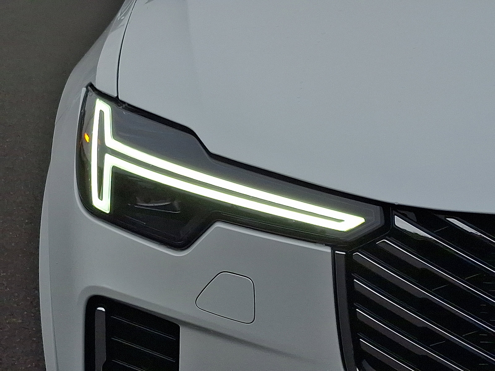 New 2026 Volvo XC90 B6 Plus image 8