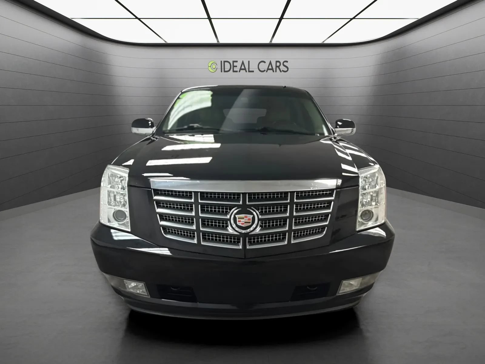 Used 2013 Cadillac Escalade ESV Luxury AWD/4WD image 2