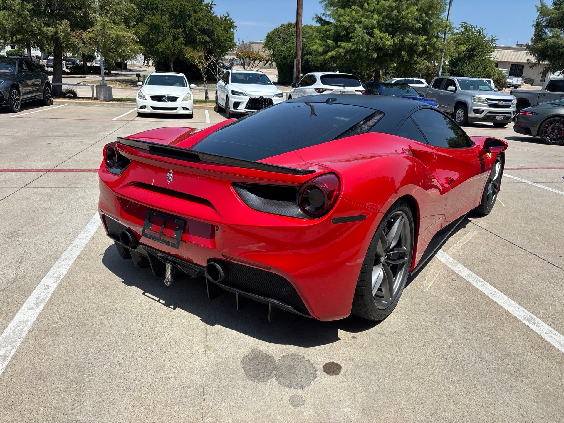 Used 2017 Ferrari 488 GTB RWD image 8