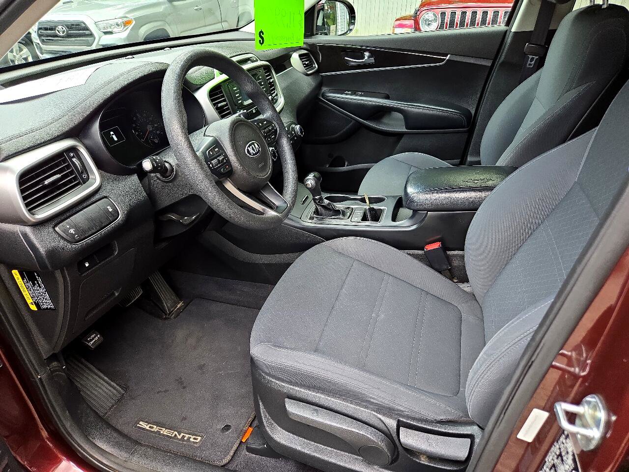 Used 2017 Kia Sorento AWD image 10