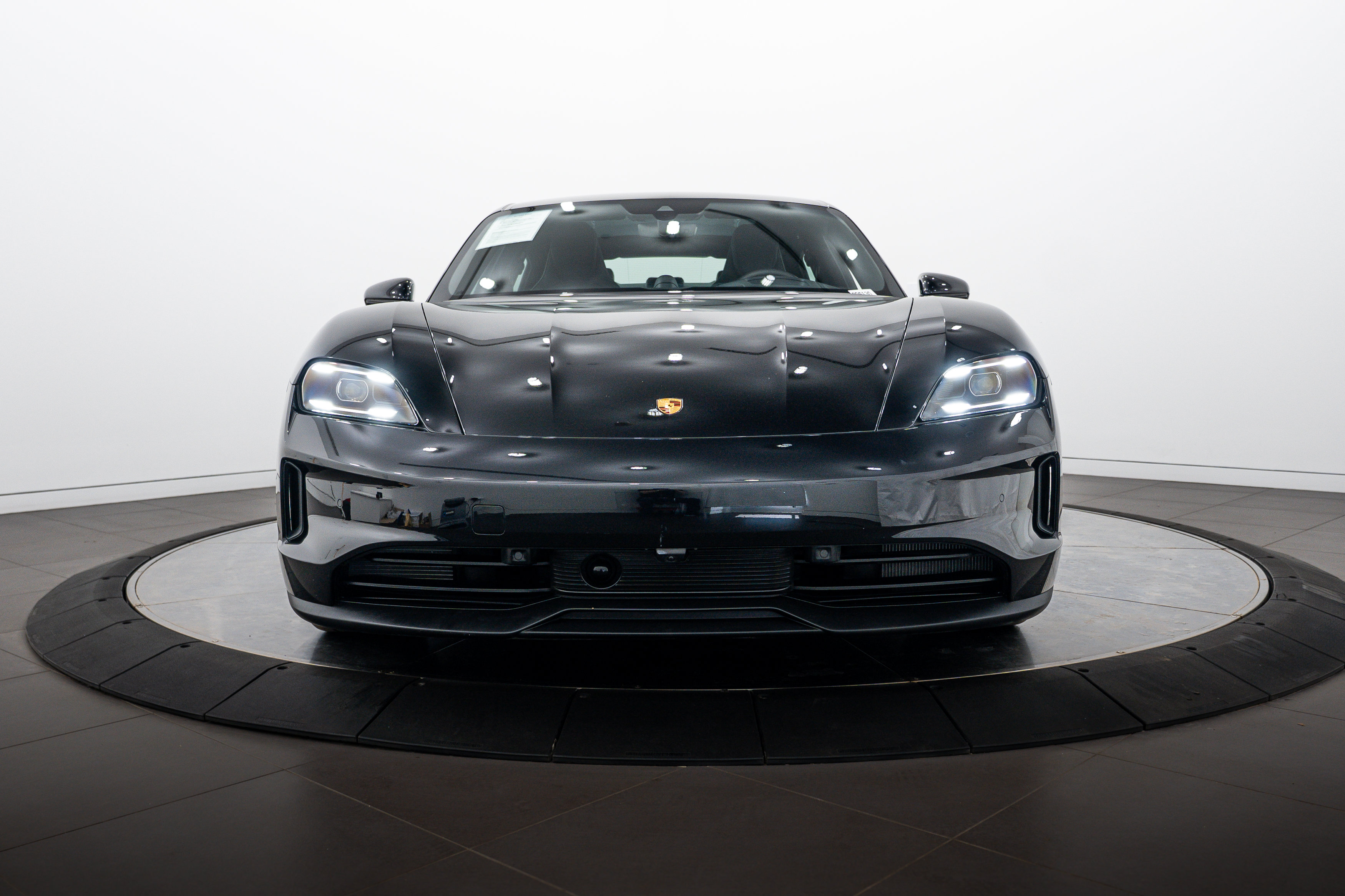 Certified 2025 Porsche Taycan 4S AWD/4WD image 10
