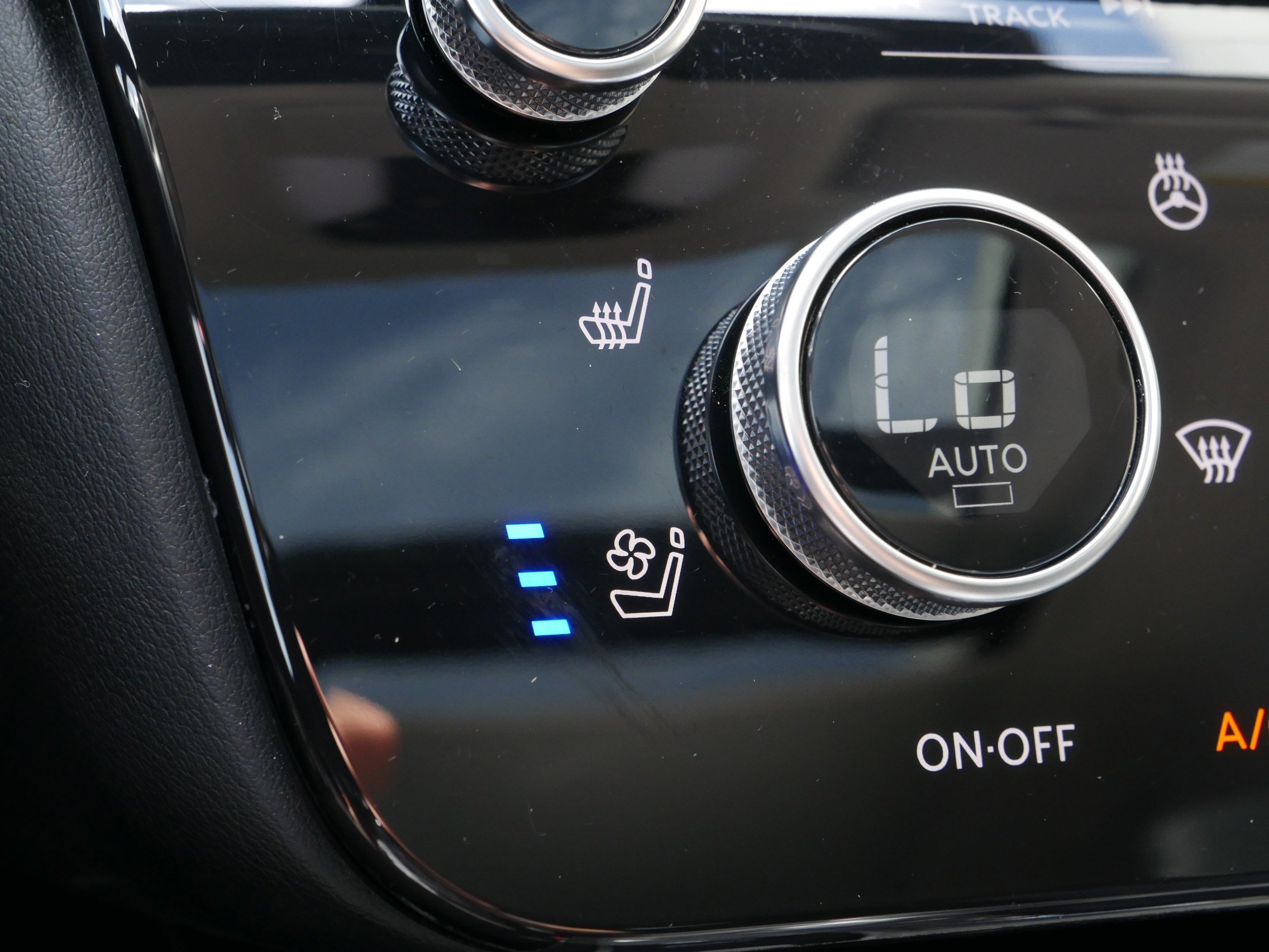 Certified 2024 INFINITI QX60 Sensory w/ Vision Package image 28