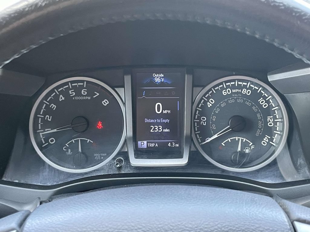 Used 2017 Toyota Tacoma SR5 w/ Tow Package RWD image 18