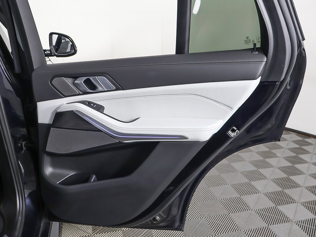 Used 2024 BMW X5 xDrive40i w/ M Sport Package image 29