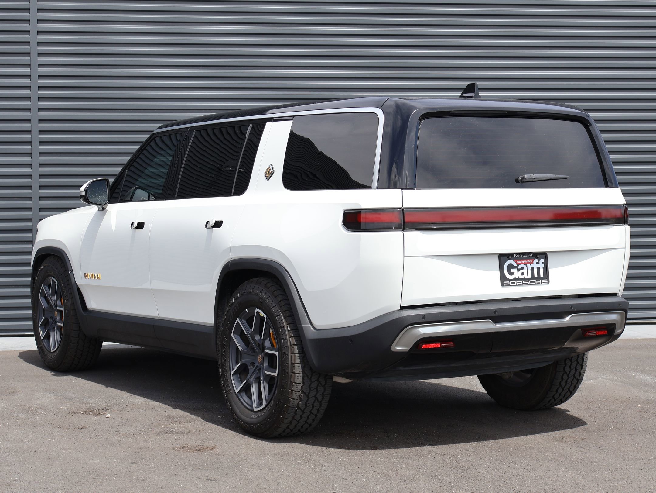 Used 2023 Rivian R1S Launch Edition AWD/4WD image 7