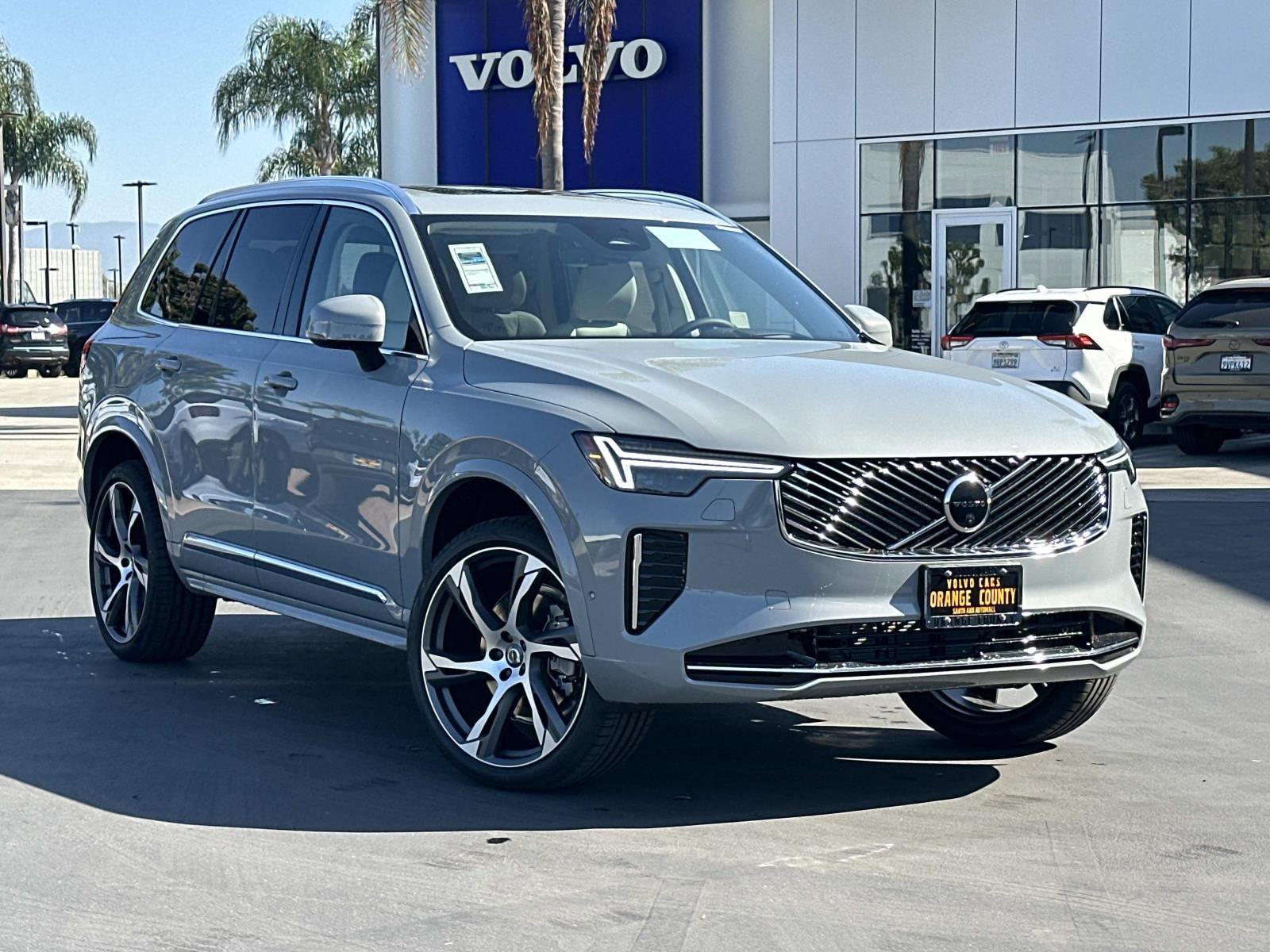 New 2026 Volvo XC90 B6 Ultra w/ Protection Package