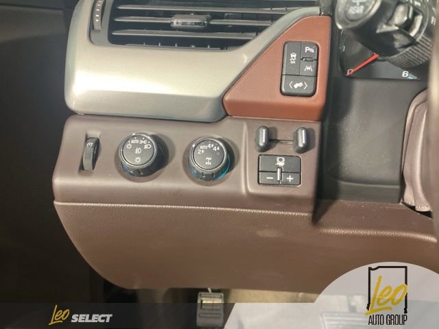 Used 2018 Chevrolet Suburban Premier image 12