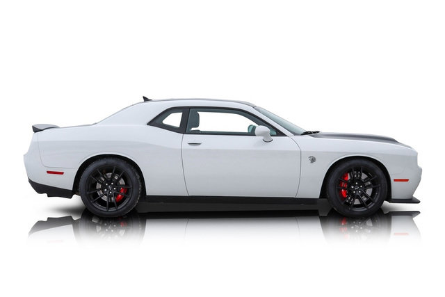 Used 2023 Dodge Challenger SRT Hellcat RWD image 2