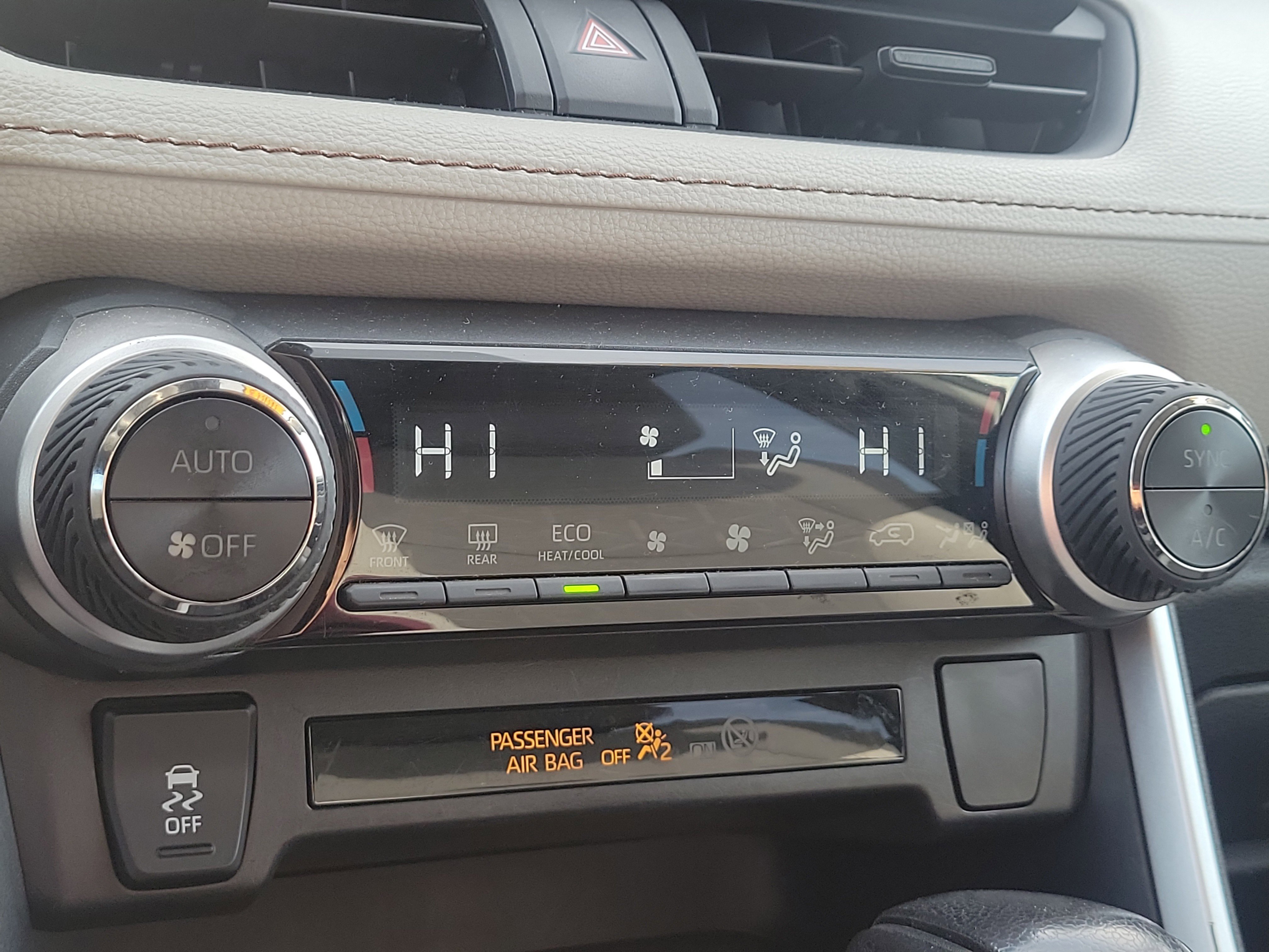 Used 2021 Toyota RAV4 XLE image 28
