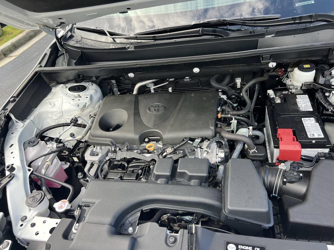 Used 2025 Toyota RAV4 XLE AWD/4WD image 35