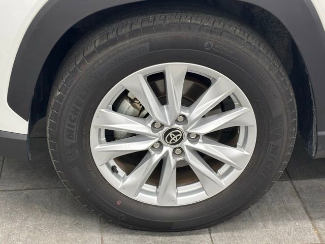 Used 2023 Toyota Corolla Cross LE image 6