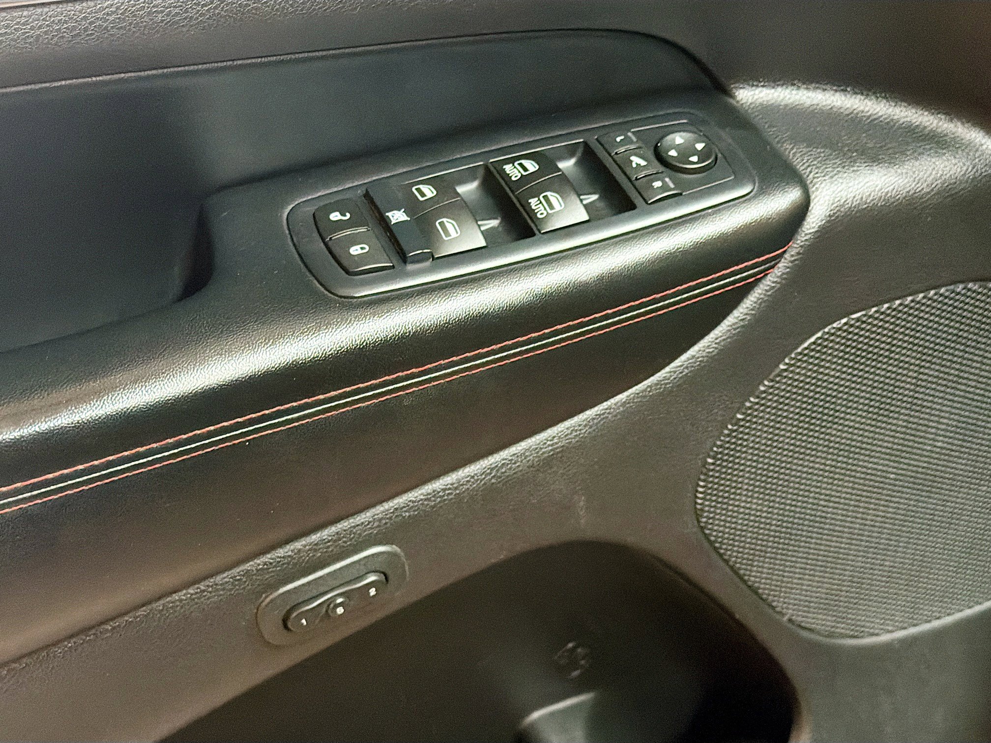 Used 2017 Jeep Grand Cherokee Trailhawk AWD/4WD image 15