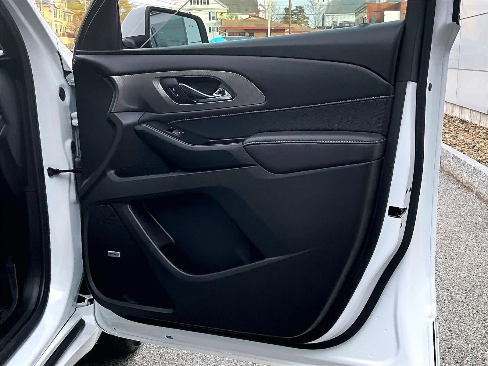 Used 2023 Chevrolet Traverse Premier w/ LPO, Floor Liner Package AWD/4WD image 12
