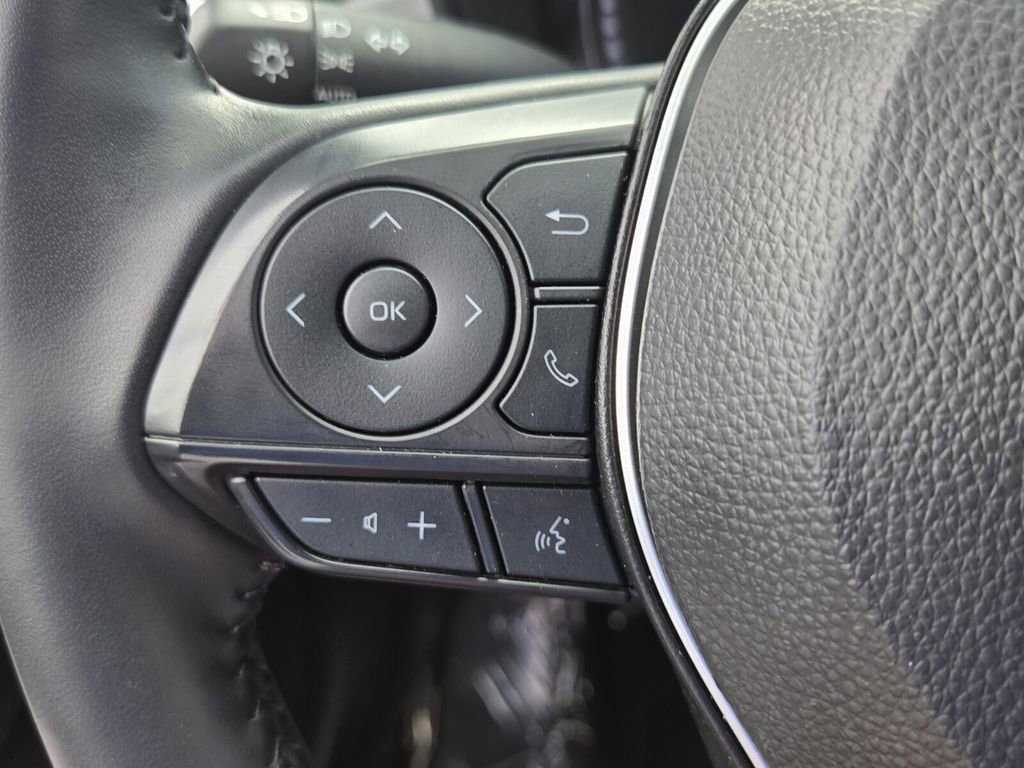 Used 2025 Toyota Corolla SE w/ SE Premium Package image 26