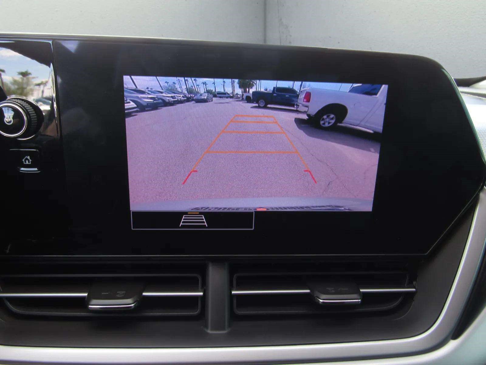 Used 2024 Chevrolet Trax LS w/ LS Convenience Package FWD image 18