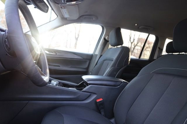 Used 2023 Jeep Grand Cherokee Laredo image 16