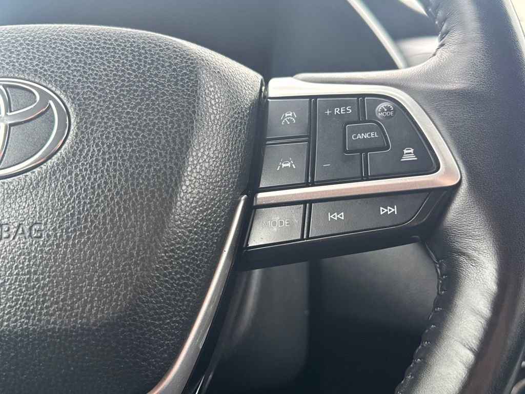 Used 2024 Toyota Grand Highlander Limited image 21