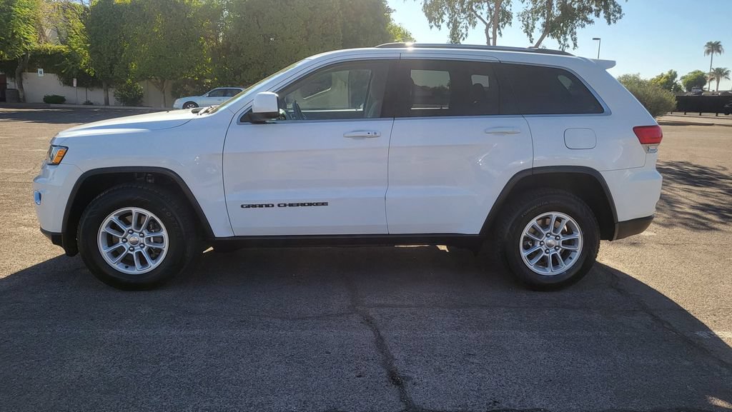 Used 2018 Jeep Grand Cherokee Laredo AWD/4WD image 5