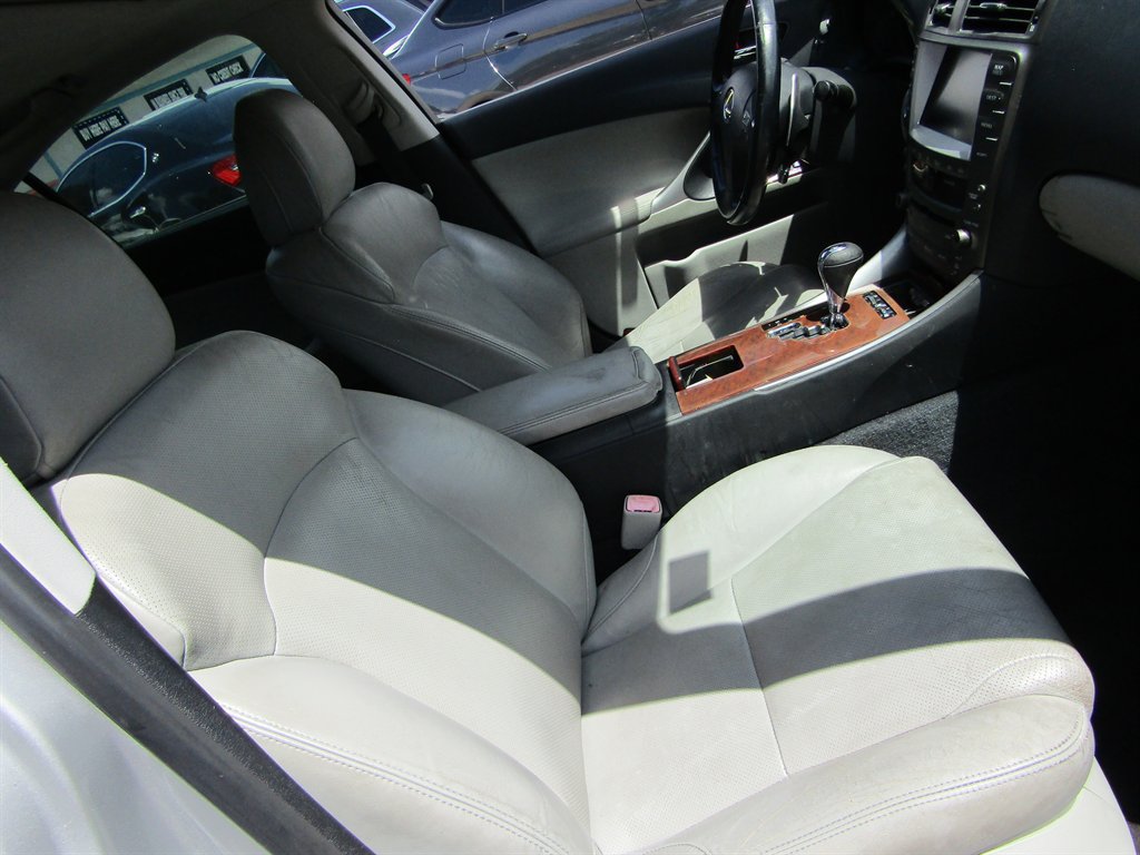 Used 2008 Lexus IS 250 RWD image 5