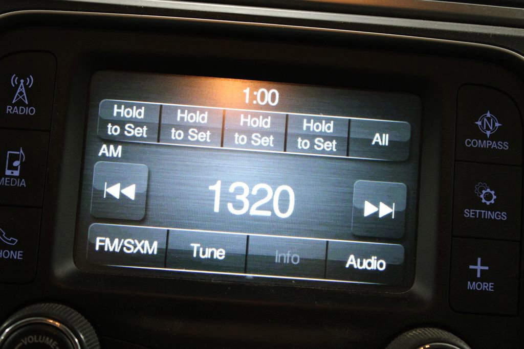 Used 2017 RAM 1500 Classic SLT AWD/4WD image 30
