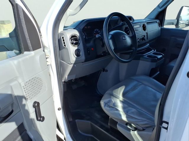 Used 2012 Ford E-450 and Econoline 450 Super Duty image 10