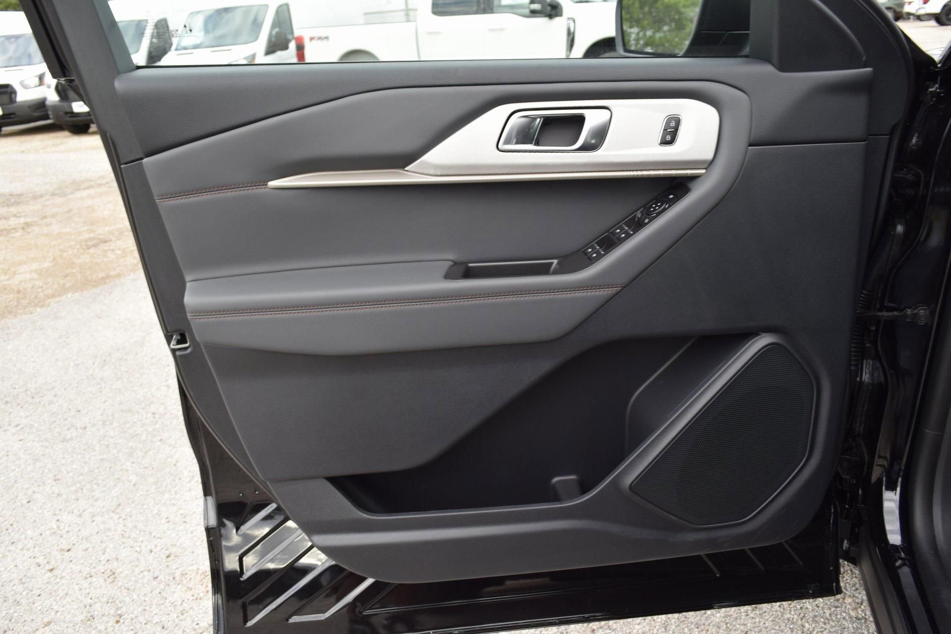 New 2026 Ford Explorer Active w/ Active Comfort Package image 19