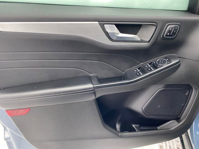 Used 2023 Ford Escape Platinum AWD/4WD image 16