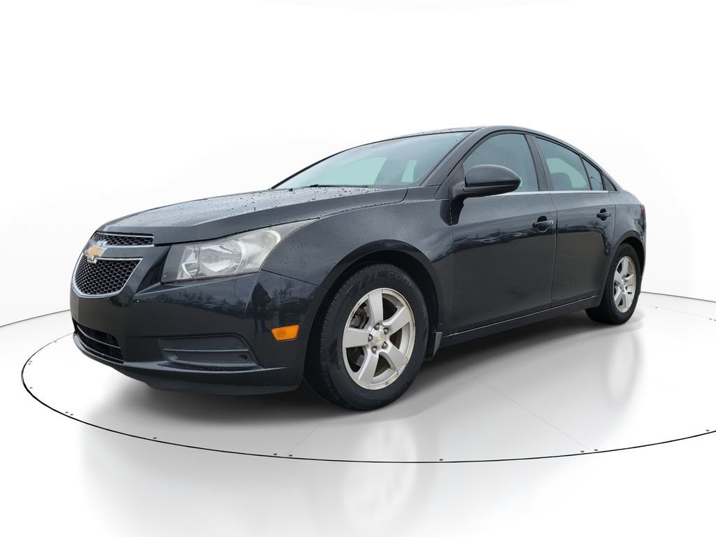 Used 2013 Chevrolet Cruze LT image 2