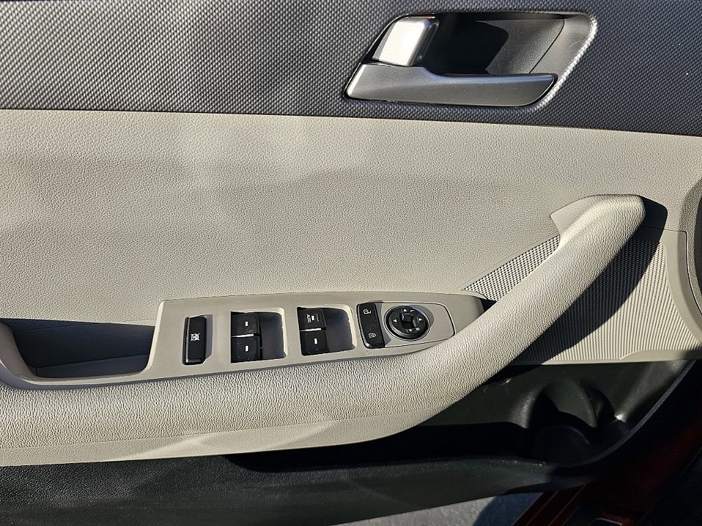 Used 2016 Hyundai Sonata SE image 26