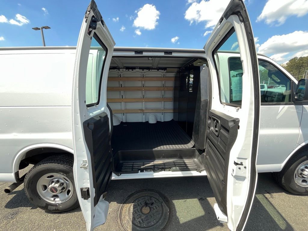Used 2024 GMC Savana 2500 w/ Driver Convenience Package RWD image 11