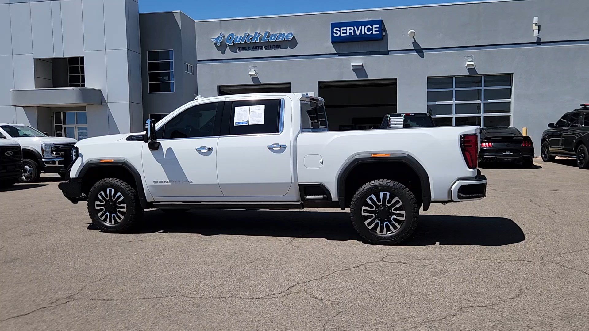 Used 2024 GMC Sierra 3500 Denali Ultimate AWD/4WD image 24
