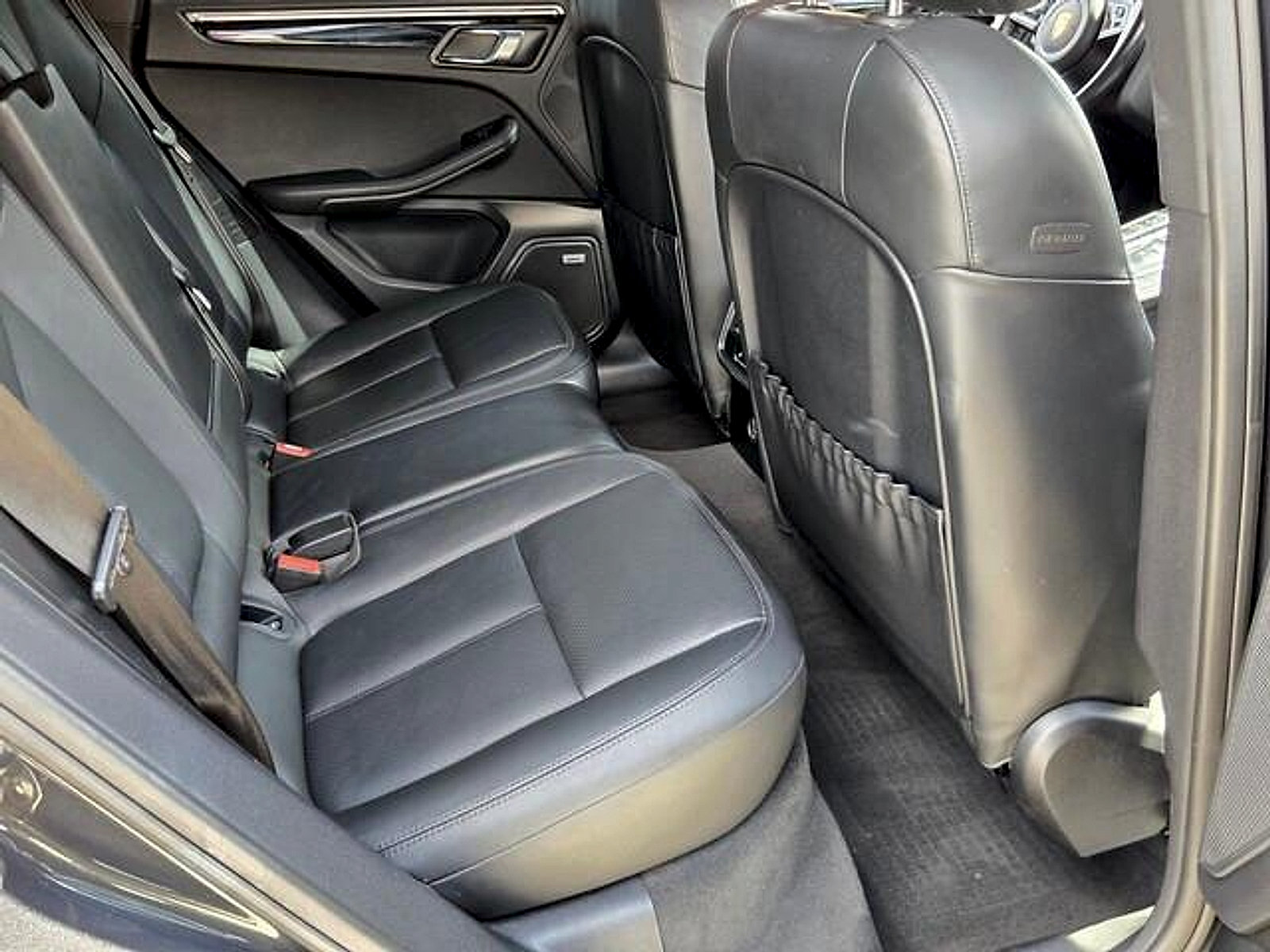 Used 2019 Porsche Macan AWD/4WD image 15