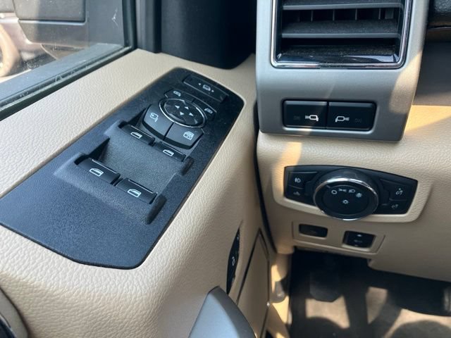 Used 2021 Ford F250 Lariat w/ Lariat Ultimate Package AWD/4WD image 16