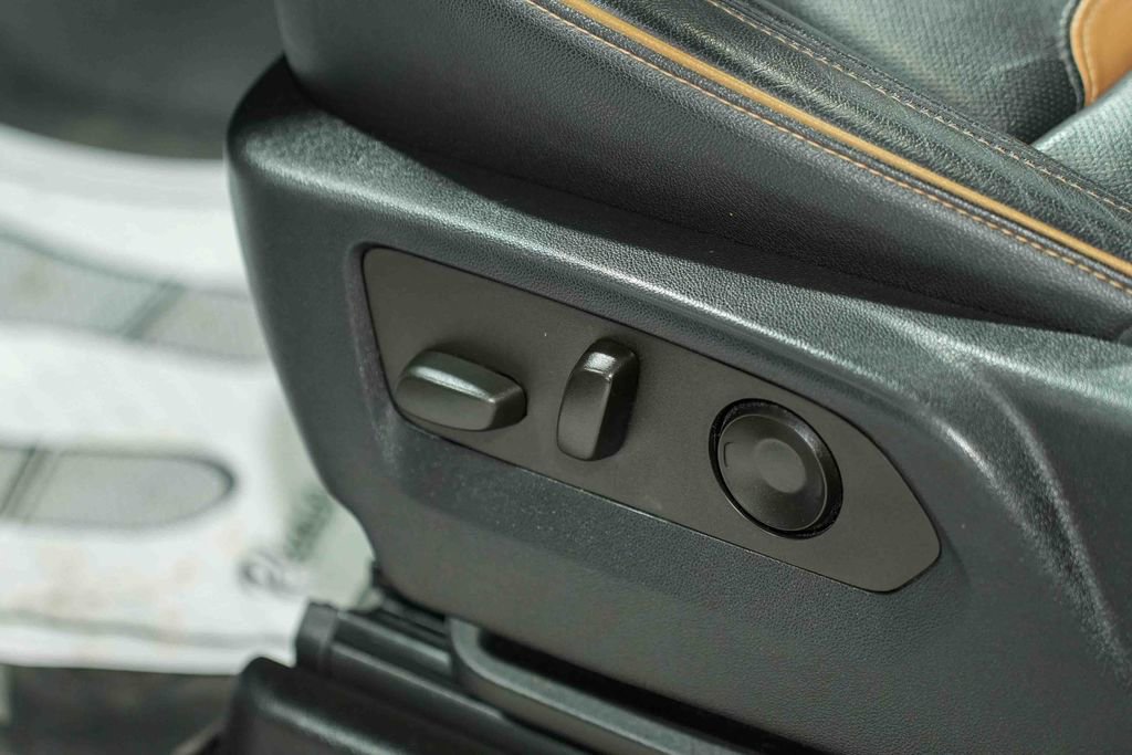 Used 2022 GMC Yukon AT4 image 27