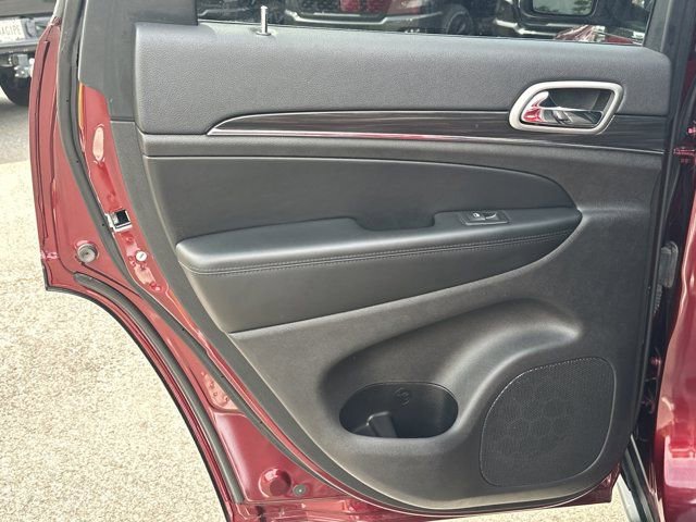 Used 2019 Jeep Grand Cherokee Limited AWD/4WD image 23